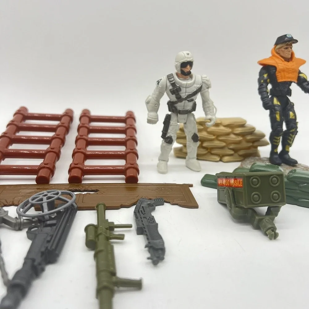 Lanard Army Men Lot Of 15 With Accessory‎ Lot Action Figures Toys